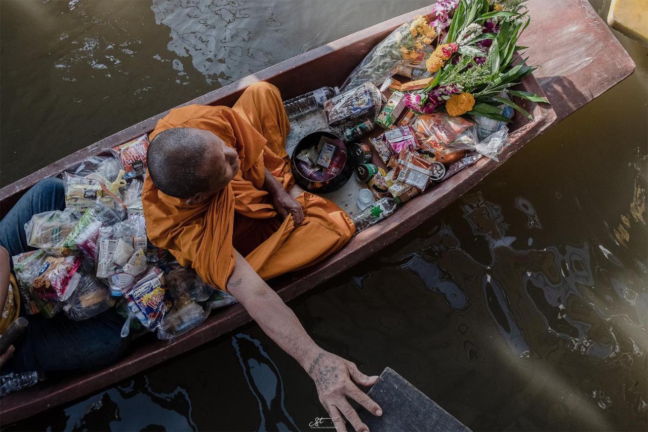 Ban Mae Arom Apartment Amphawa Bagian luar foto