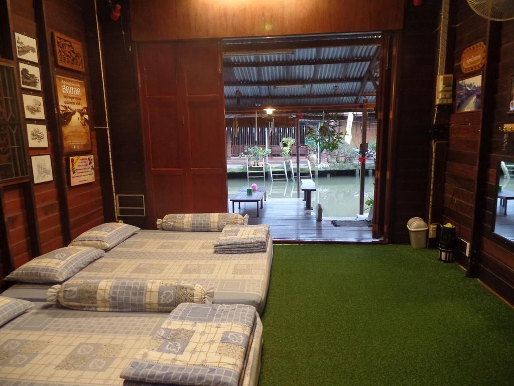 Ban Mae Arom Apartment Amphawa Bagian luar foto