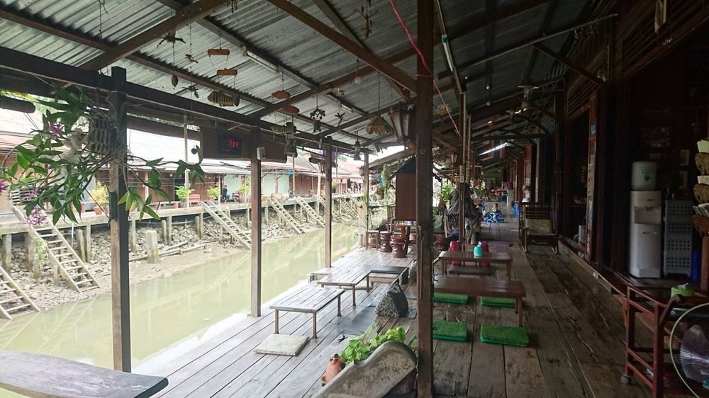 Ban Mae Arom Apartment Amphawa Bagian luar foto